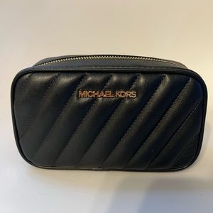 Michael kors funny pack. Black